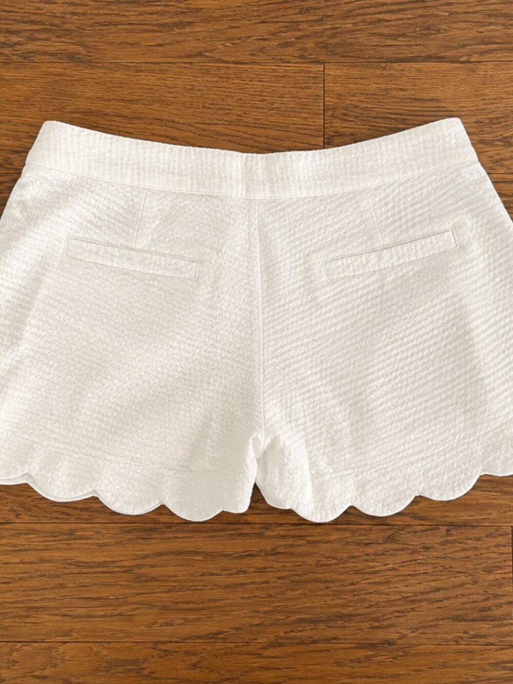Lilly Pulitzer Buttercup Shorts White Textured Scallop Hem Women's Size 2 Pocket - Picture 2 of 5